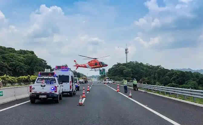 庆城高速公路汽车救援案例